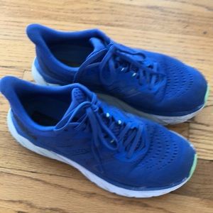 Hoka One One mens Arahi 5 size 7.5D